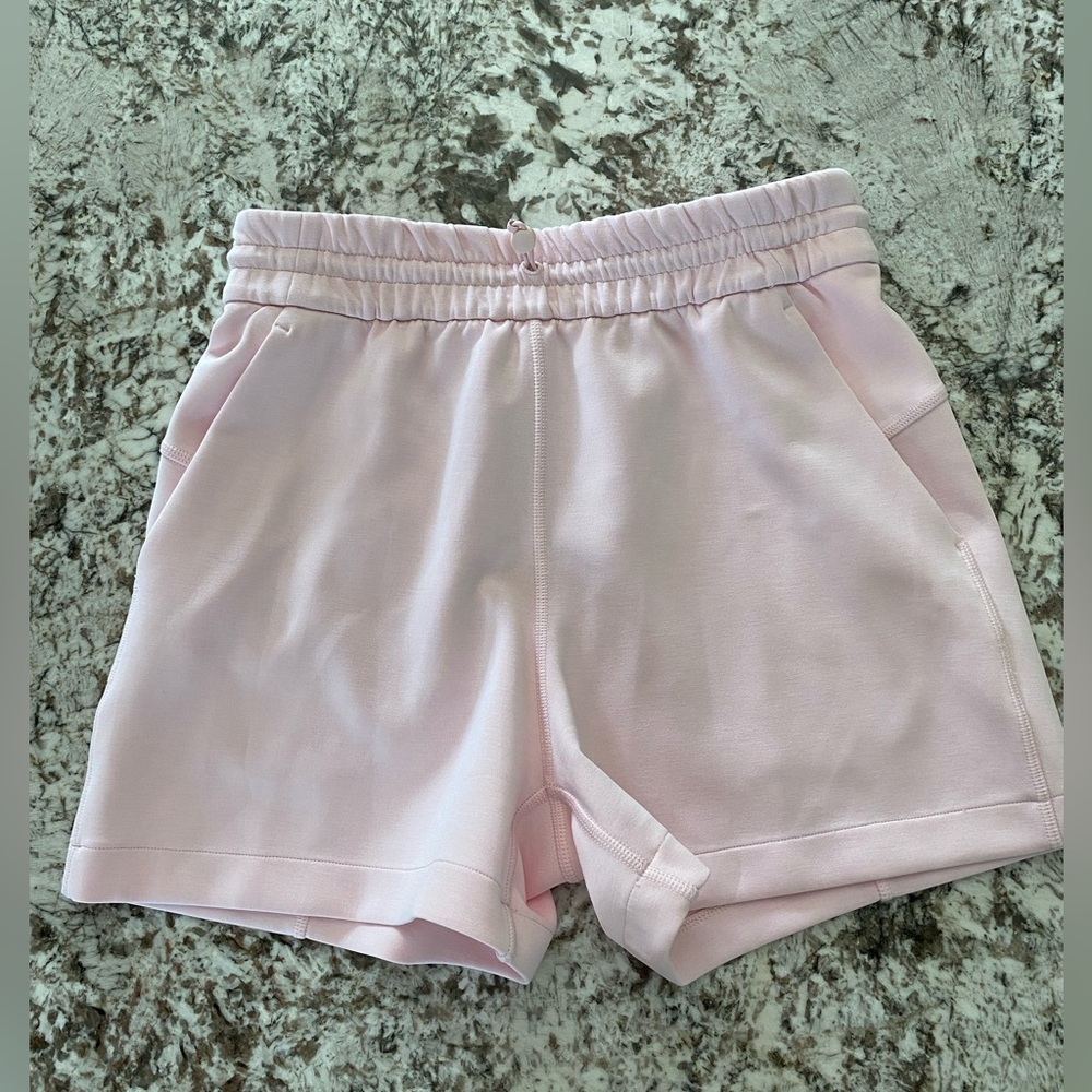 Lululemon Softstreme High-Rise Shorts 4”
